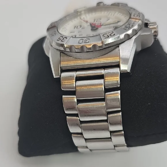 Luminox Silver and White Watch Navy SEAL - Picture 6 of 10